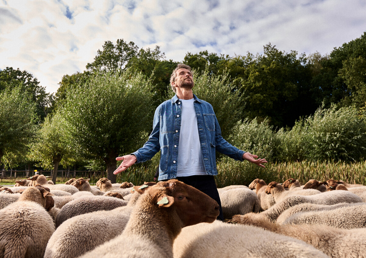 BOKR 0002 Campagnebeelden ANTON Liggend Staand CLEAN 01